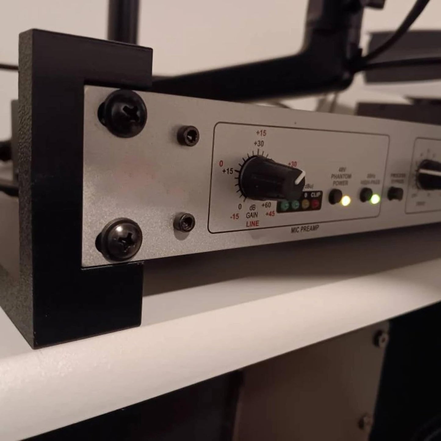 Compact 2U Studio Equipment Rack Pair – 3D‑Printed PETG, 4″ Depth, 20° Sloped Desktop Stand for Audio Interfaces, DJ, IT & Pro Audio – Includes Hardware – Made in USA – Black