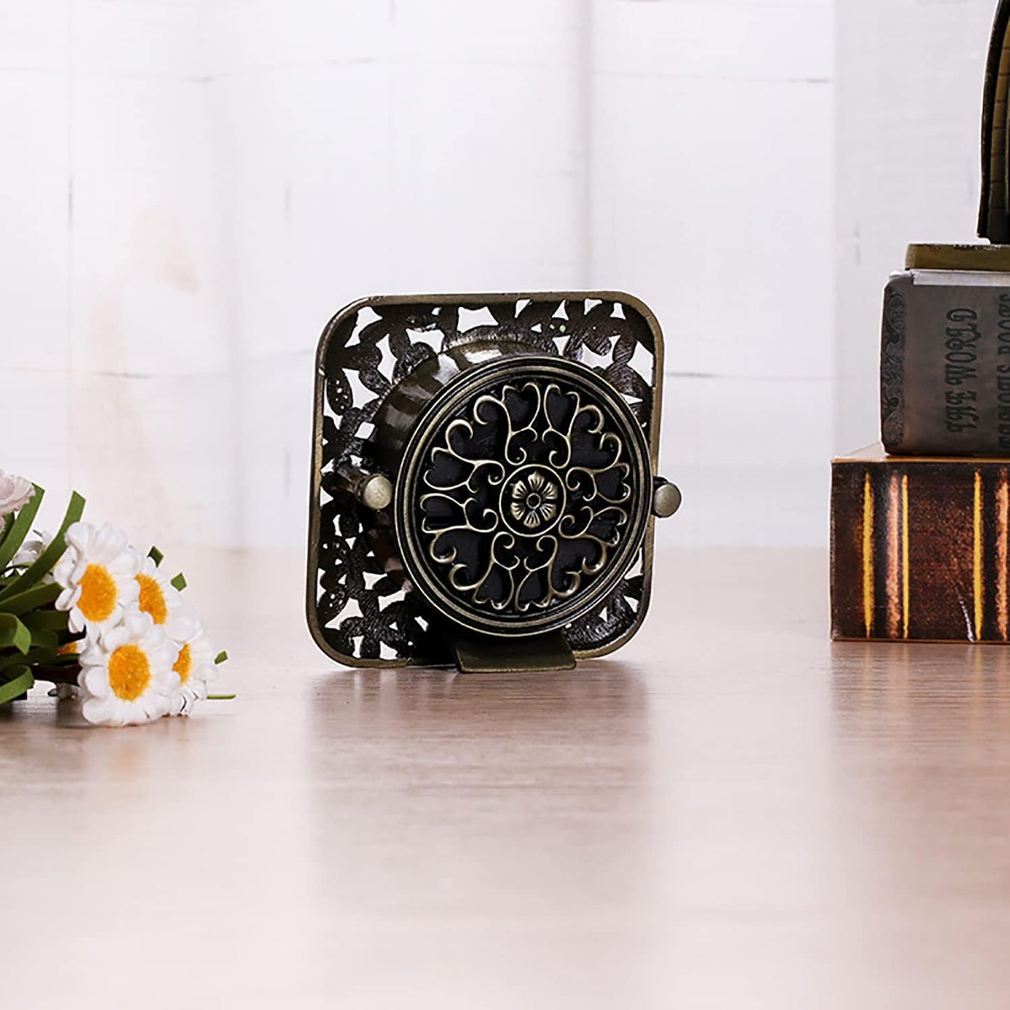 Decorative Mini Table Clock, Vintage Metal Silent Analog Quartz Battery Operated Table Top Clock for Living Room Decor Shelf