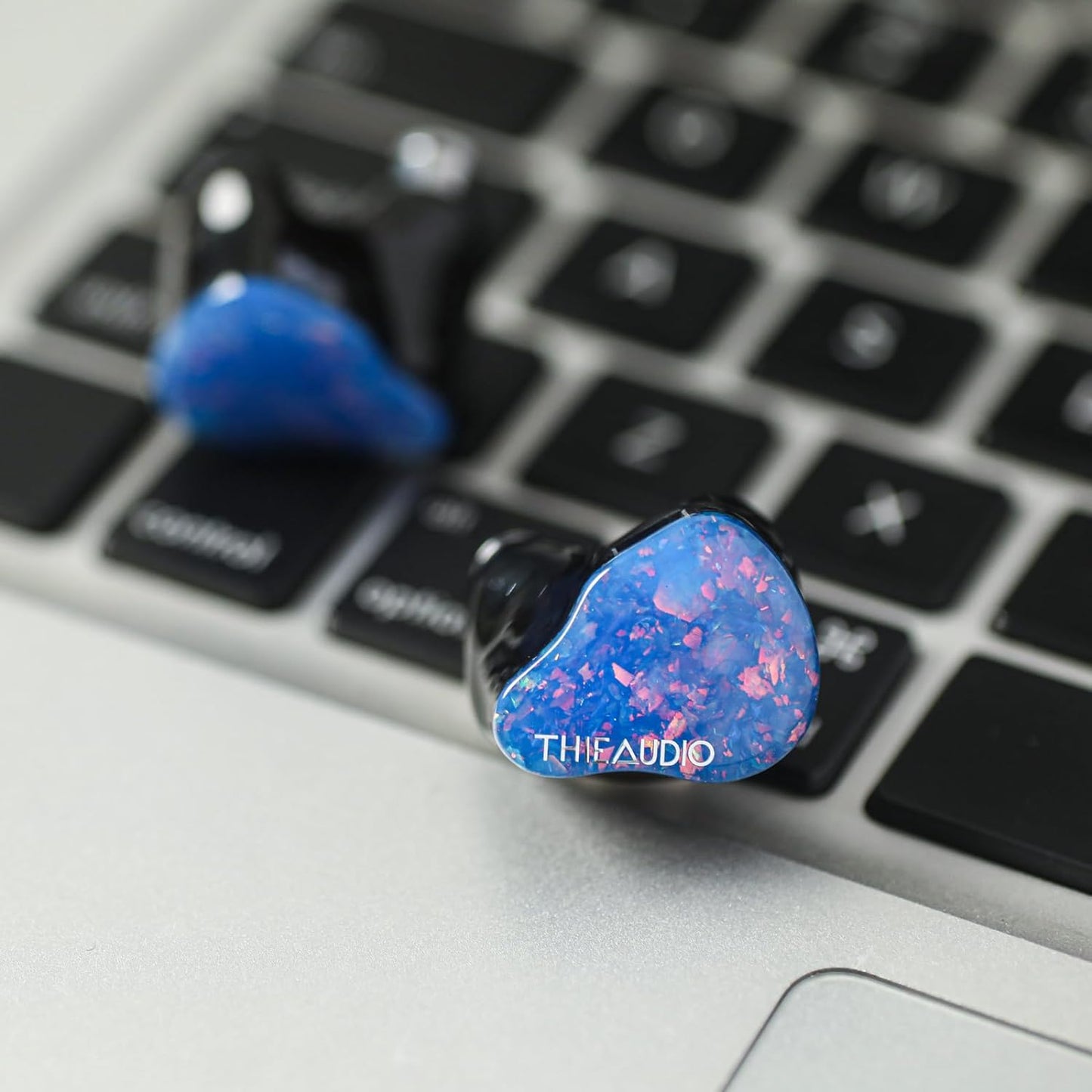 Linsoul THIEAUDIO Hype 4 2DD+4BA in Ear Monitor, HiFi IEM Earphones with Tonal Balance, Latest Sonion Driver, Detachable Silver-Plated OCC Cable for Audiophile Musician Professionals (Blue)