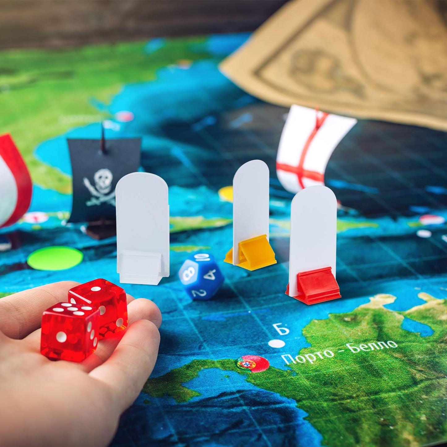 12 Pieces Game Card Stands Multi-Color with 12 Pieces Blank Board Game Board Markers for Party Favor