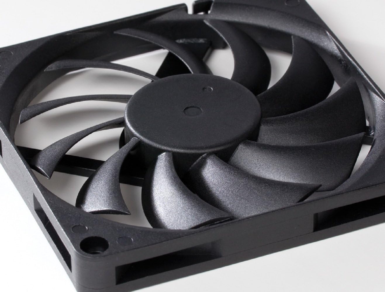 Targus Chill Mat HD3 Gaming for up to 18-Inch Laptop, Black (AWE57US)