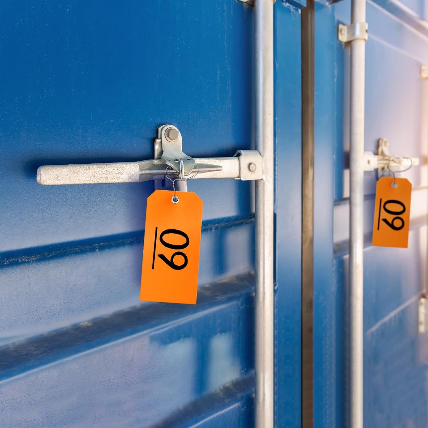 AmazonBasics 100pc Plastic Shipping Tags - BrieFcase Wires, Blank with Reinforcement Hole, Orange, 6 1/4" x 3 1/8" Durable Waterproof Hang Tags