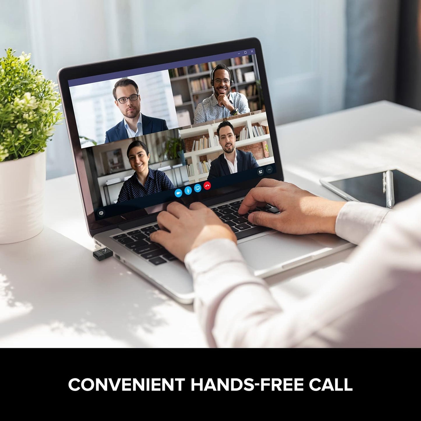 Creative BT-W5 Smart Bluetooth 5.3 Audio Transmitter with aptX Adaptive, High-Resolution 24-bit / 96 kHz Audio, Device-Switching Function, Works with PC/Mac/Gaming Consoles