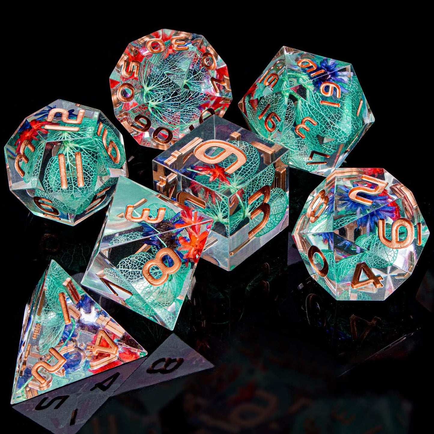 ARUOHHA DND Resin Dice Translucent Green Leaf Sharp Edged Dice Set with Box, 7pcs Flower Inclusions Polyhedral D and D Dice RPG Role Playing Game D20 D12 D10 D6