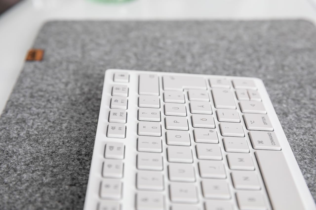 Cherry KW 7100 Mini BT for MAC Keyboard Compact Multi-Device Office with Mac Layout