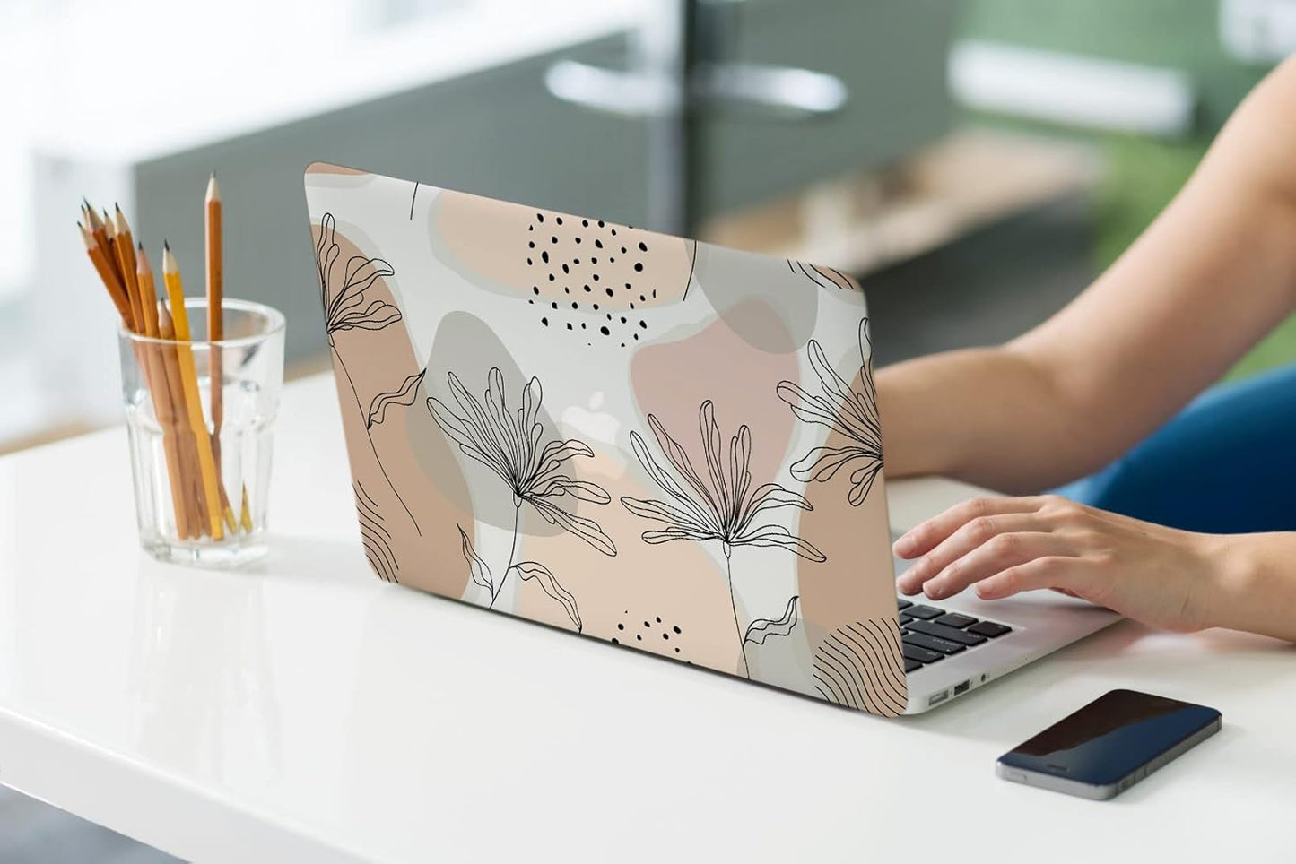 LanBaiLan Compatible for MacBook Pro 13 inch with Touch Bar 2022 2020 2019 2018 2017 2016 Release M1 M2 A2338 A2289 A2251 A2159 A1989 A1706 A1708, Laptop Hard Case & Keyboard Cover, Aesthetic Flower