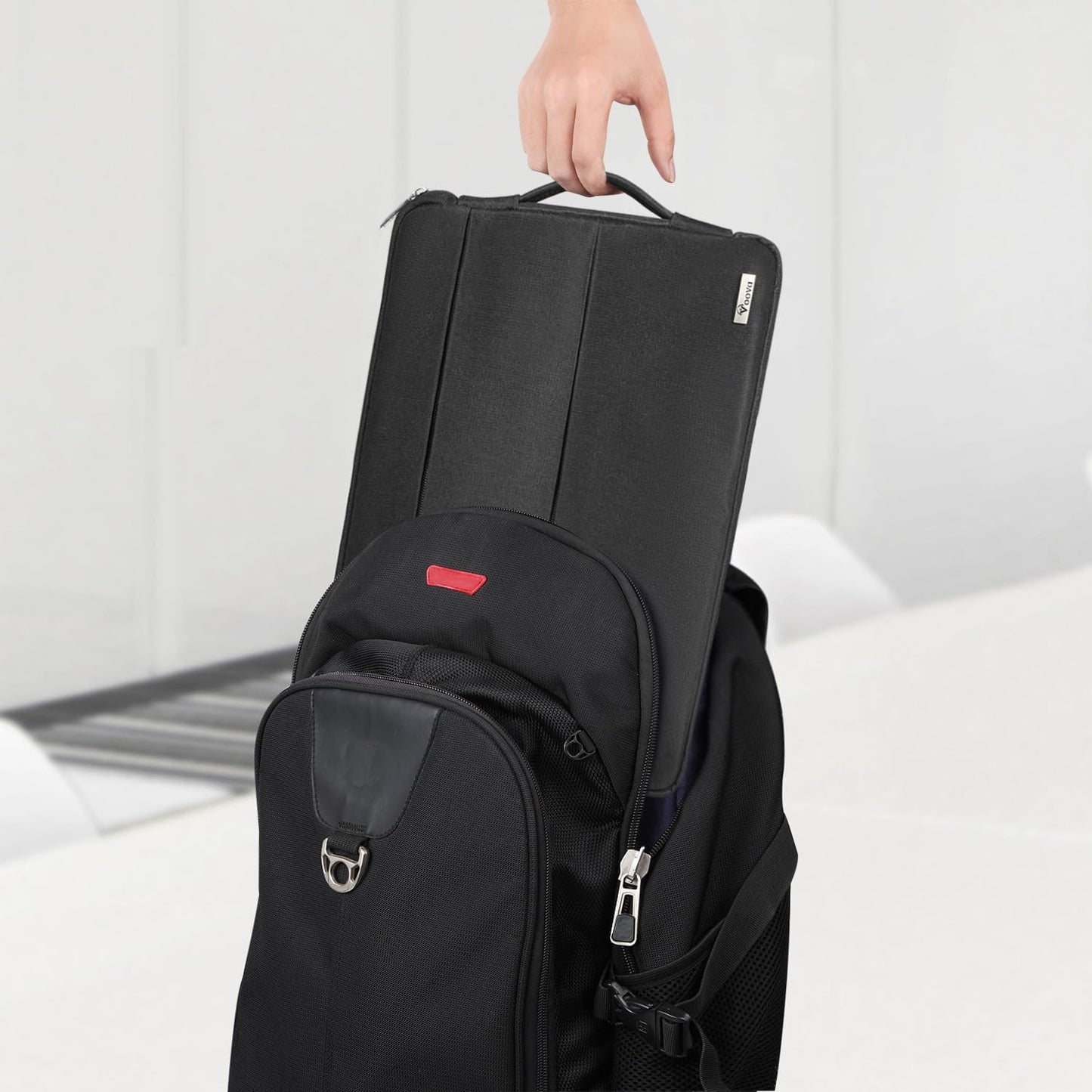 Voova Laptop Sleeve Carrying Case 14 15 Inch Compatible with MacBook Air 15 M2/M3/M4 2022-2025, MacBook Pro 15, Hp Chromebook 14, Waterproof Slim Computer Cover Bag,Black