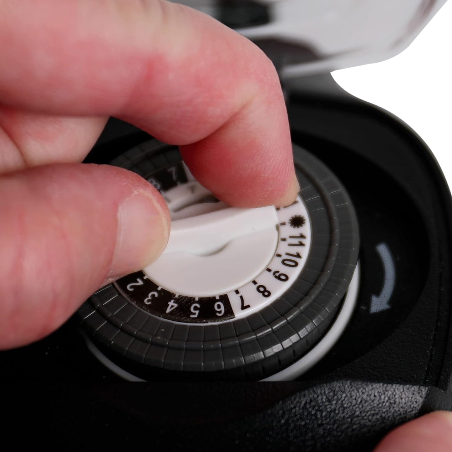 Intermatic HB35K 24 Hour 10-Amp Outdoor Timer for Decorations and Lights, Weatherproof