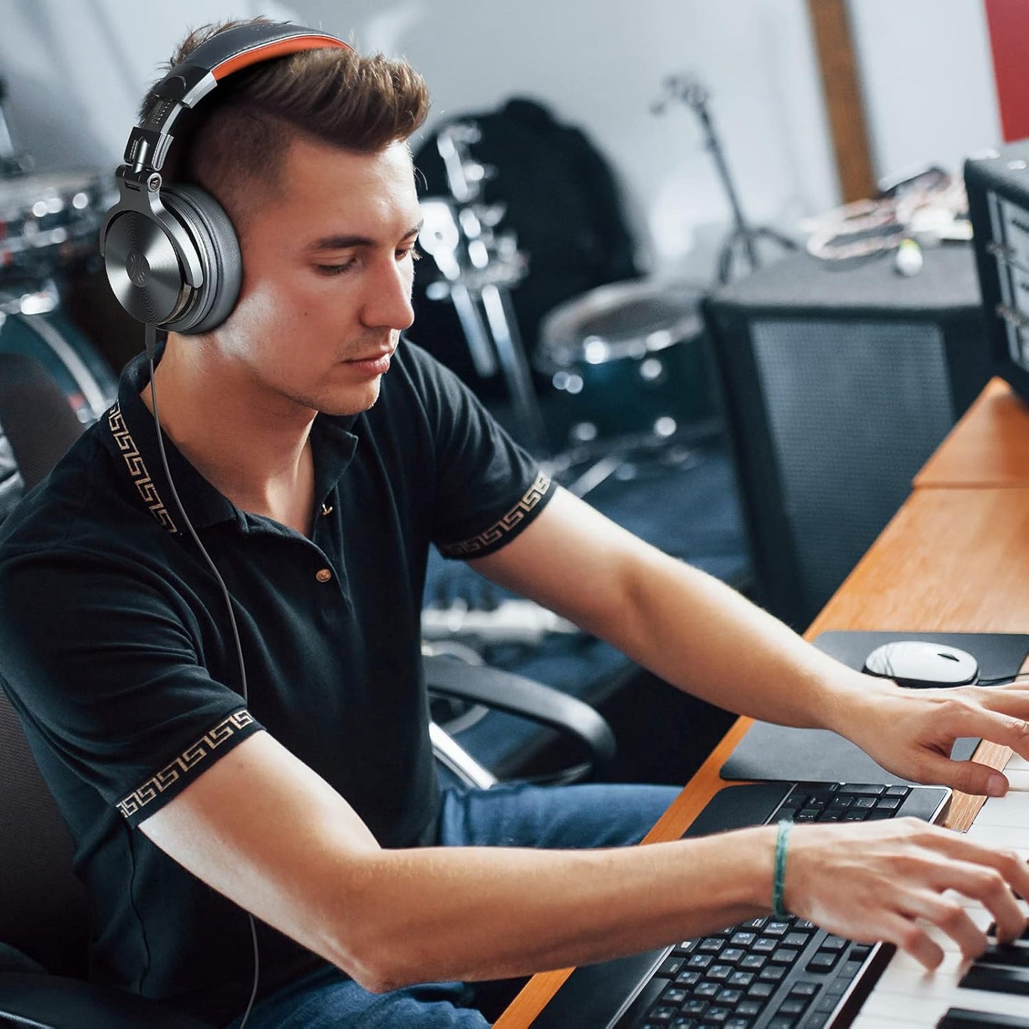 OneOdio Hi-Res Over Ear Headphones for Studio Monitoring and Mixing, Sound Isolation, Protein Leather Earcups, 50mm Driver Unit, Wired Headphones for AMP Guitar Keyboard (Pro-50 Metallic Blue)