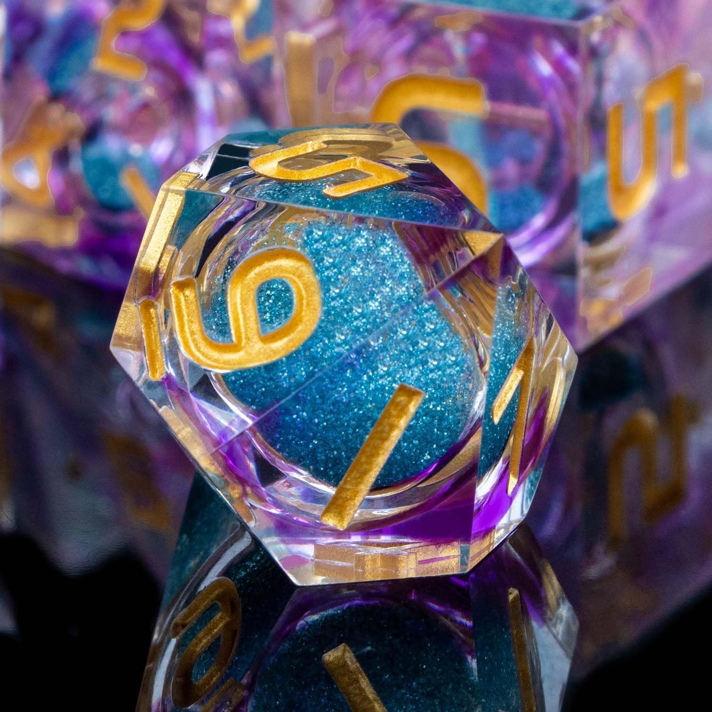 ARUOHHA Liquid Core DND Dice Set, 7pcs Resin Sharp Edged Dice RPG Purple Polyhedral D and D Dice with Gift Box, Role Playing Dice Set D20 D12 D10 D8 D6 D4