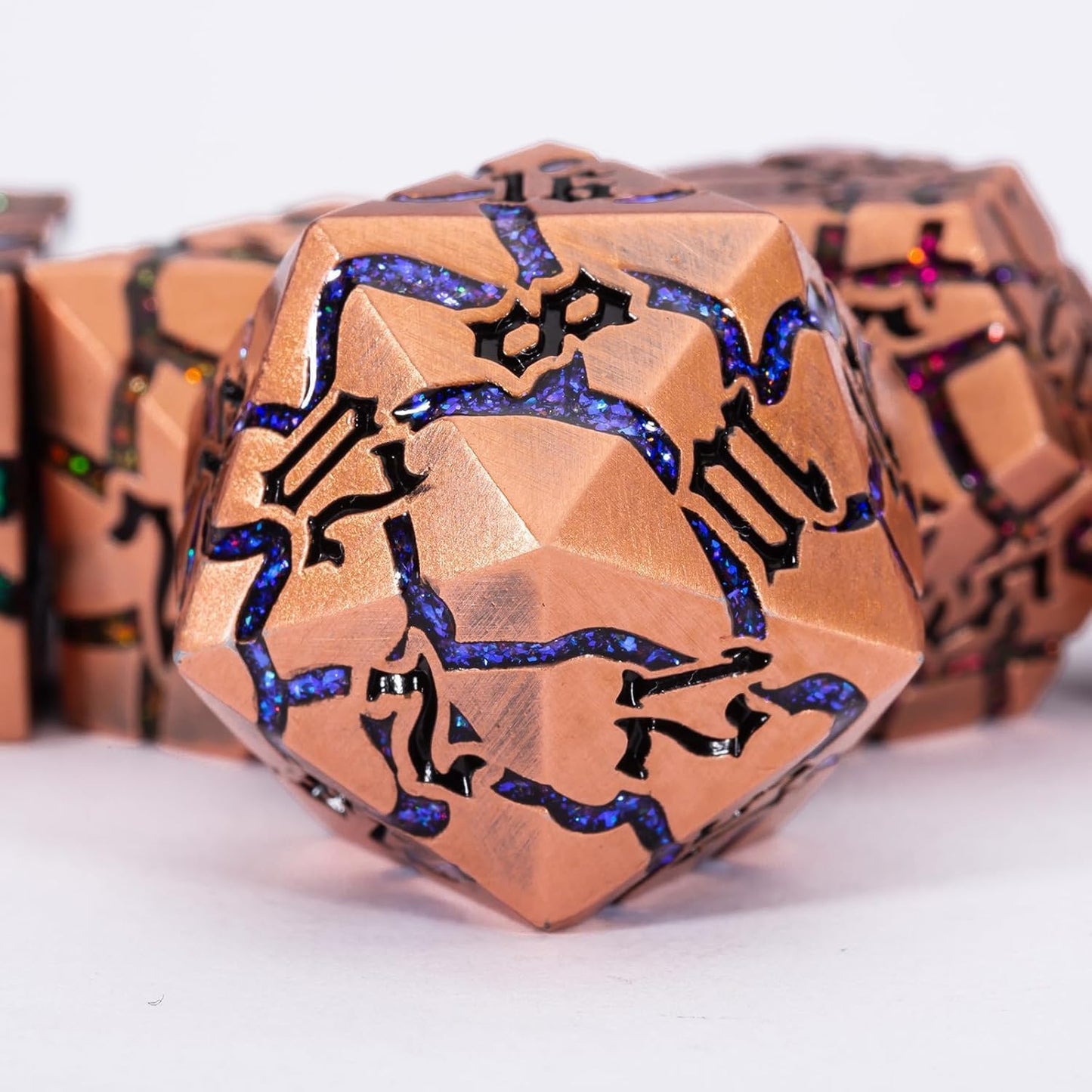 DND Metal Dice Set,7PCS Crack Glitter Metallic Dice with Gift Box,Polyehdral Dice Set for Dungeons and Dragons (Antique Red Copper 7 Colors)