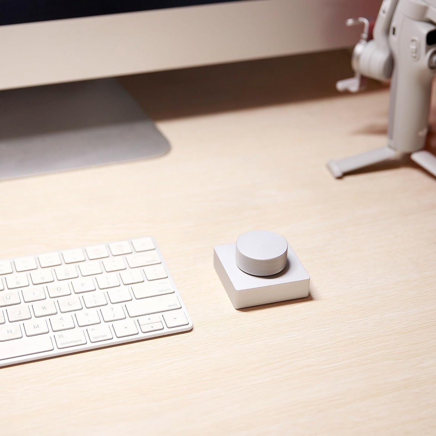 Bluetooth Media Control Knob, Controller for PC/Gaming/Home Audio/Desktop,Multi-Function Button with Adjustment,Wireless Volume Controller for Windows, Android, iOS, macOS