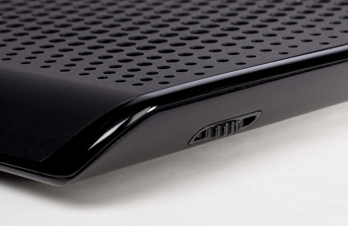 Targus Chill Mat HD3 Gaming for up to 18-Inch Laptop, Black (AWE57US)