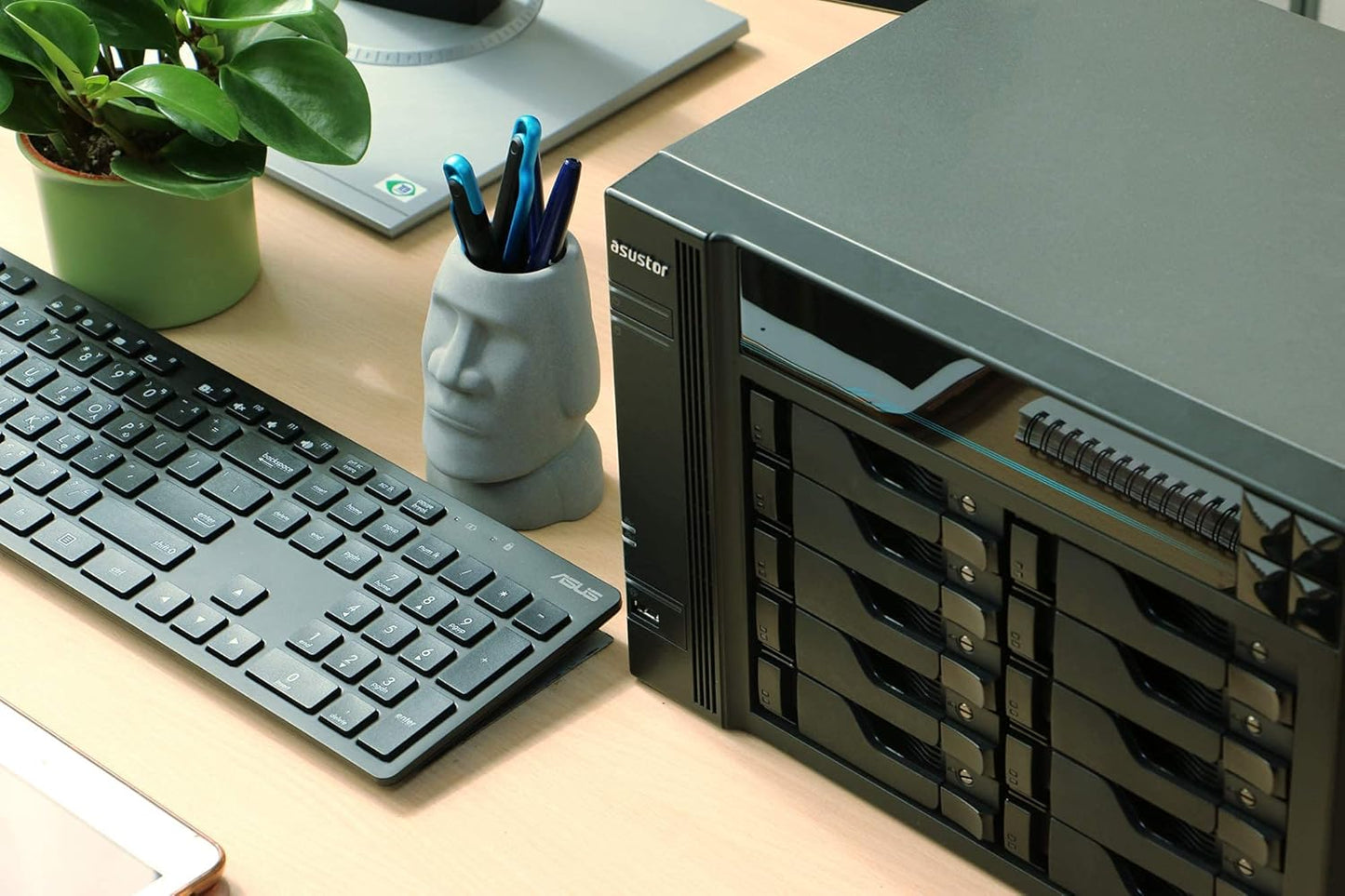 Asustor Lockerstor 10 Pro AS7110T 10 Bay NAS - Network Storage Enclosure, Quad Core 3.4GHz CPU, 8GB RAM DDR4, M.2 NVMe SSD Caching