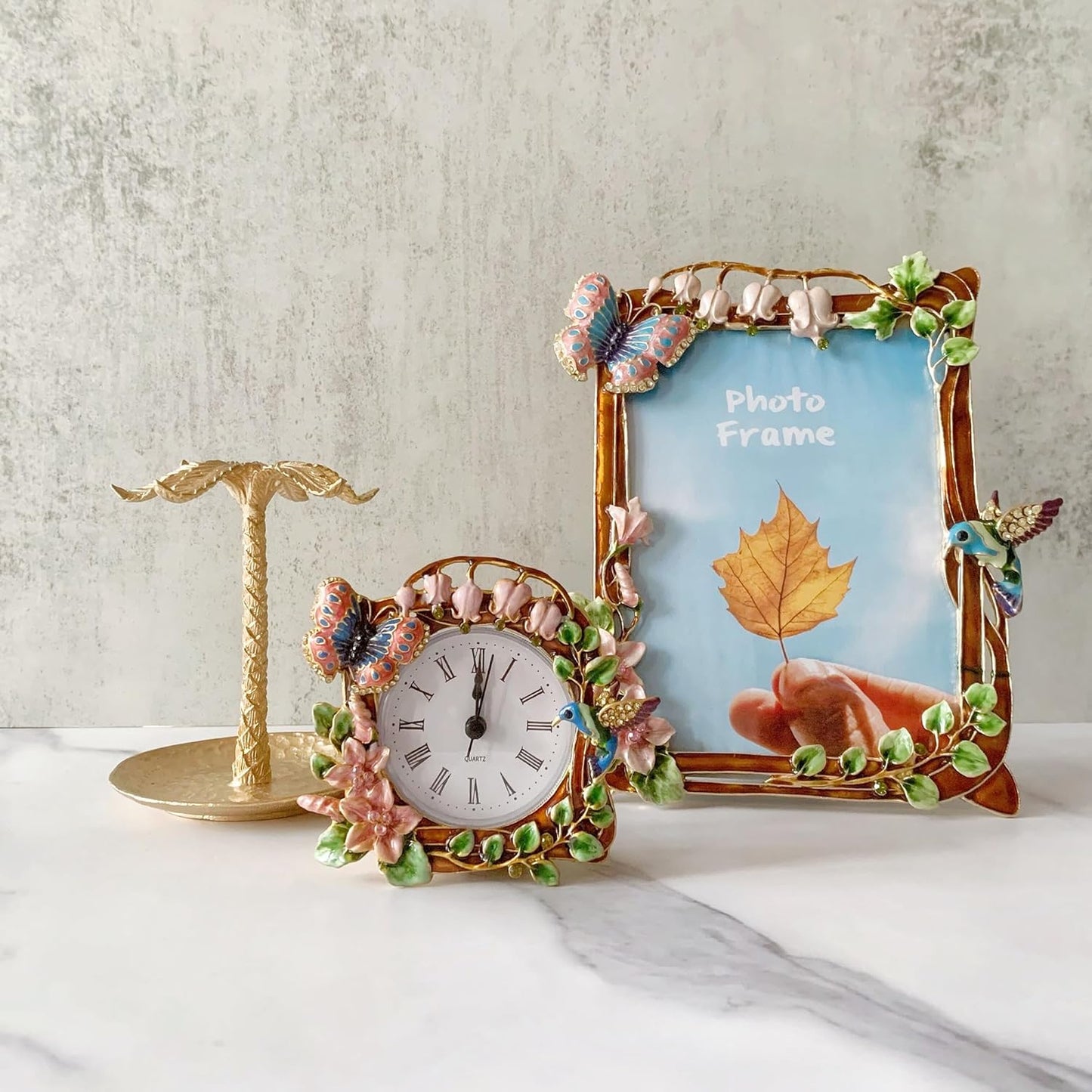 Decorative Mini Table Clock, Vintage Metal Silent Analog Quartz Battery Operated Table Top Clock for Living Room Decor Shelf