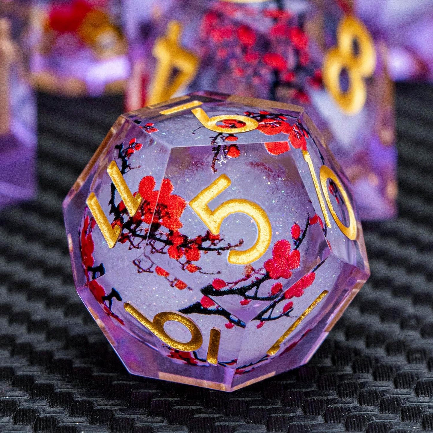 ARUOHHA DND Resin Dice Plum Blossom Liquid Core Golden Purple Sharp Edged Dragons Polyhedral Dice Set with Gift Box, Dungeons D and D Dice Set Role Playing Game D20 D12 D10 D8 D6 D4