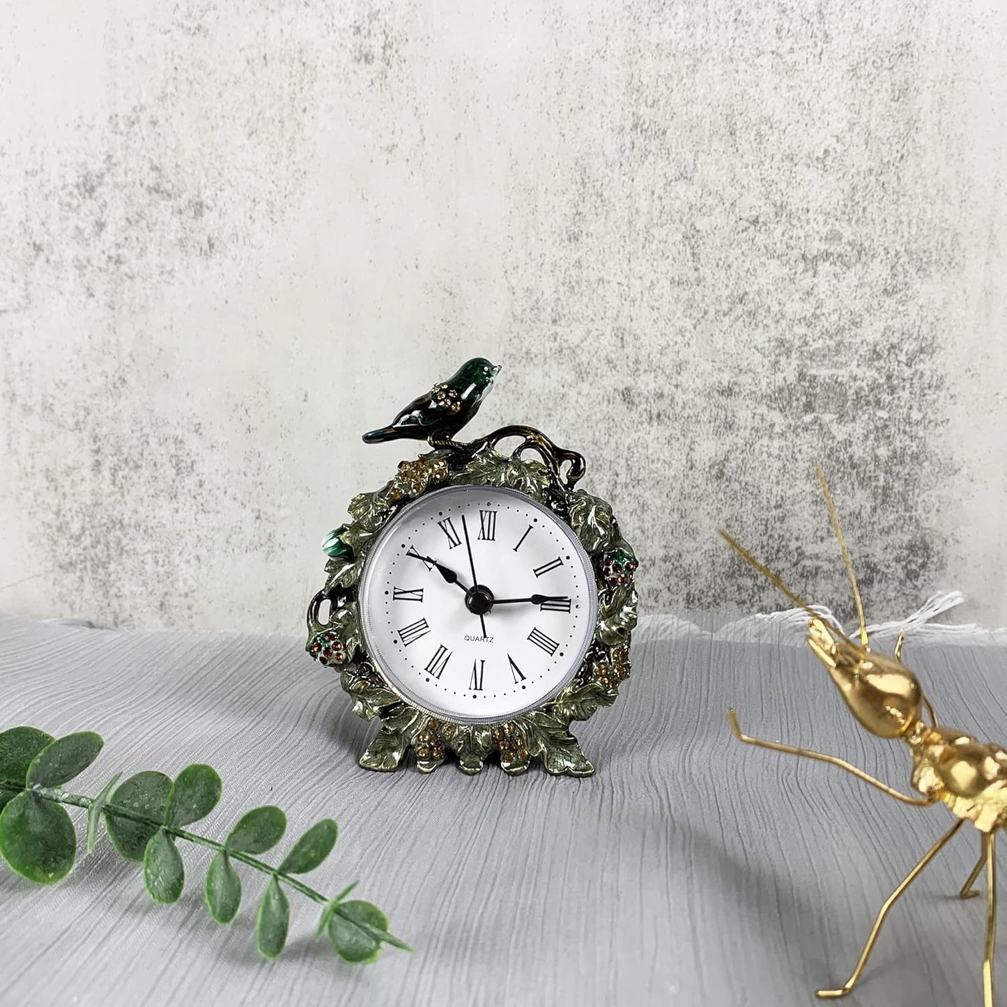 Decorative Mini Table Clock, Vintage Metal Silent Analog Quartz Battery Operated Table Top Clock for Living Room Decor Shelf