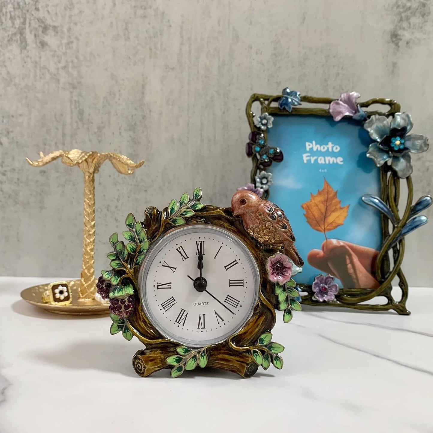 Decorative Mini Table Clock, Vintage Metal Silent Analog Quartz Battery Operated Table Top Clock for Living Room Decor Shelf