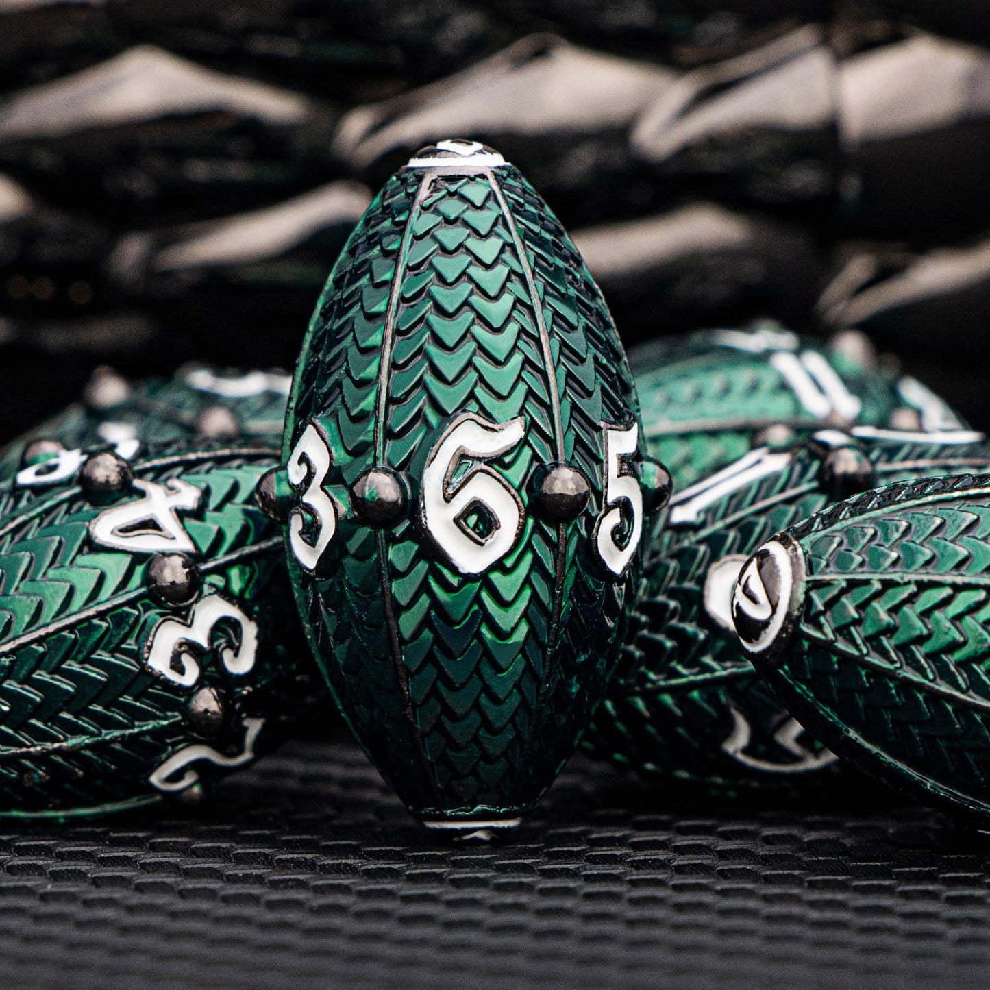 ARUOHHA DND Metal Dice Black Green Dragon Egg Dice with Rotating Dragon Egg Shell, Role Playing Game RPG Polyhedral D and D Dice Set D20 D12 D10 D8 D6 D4