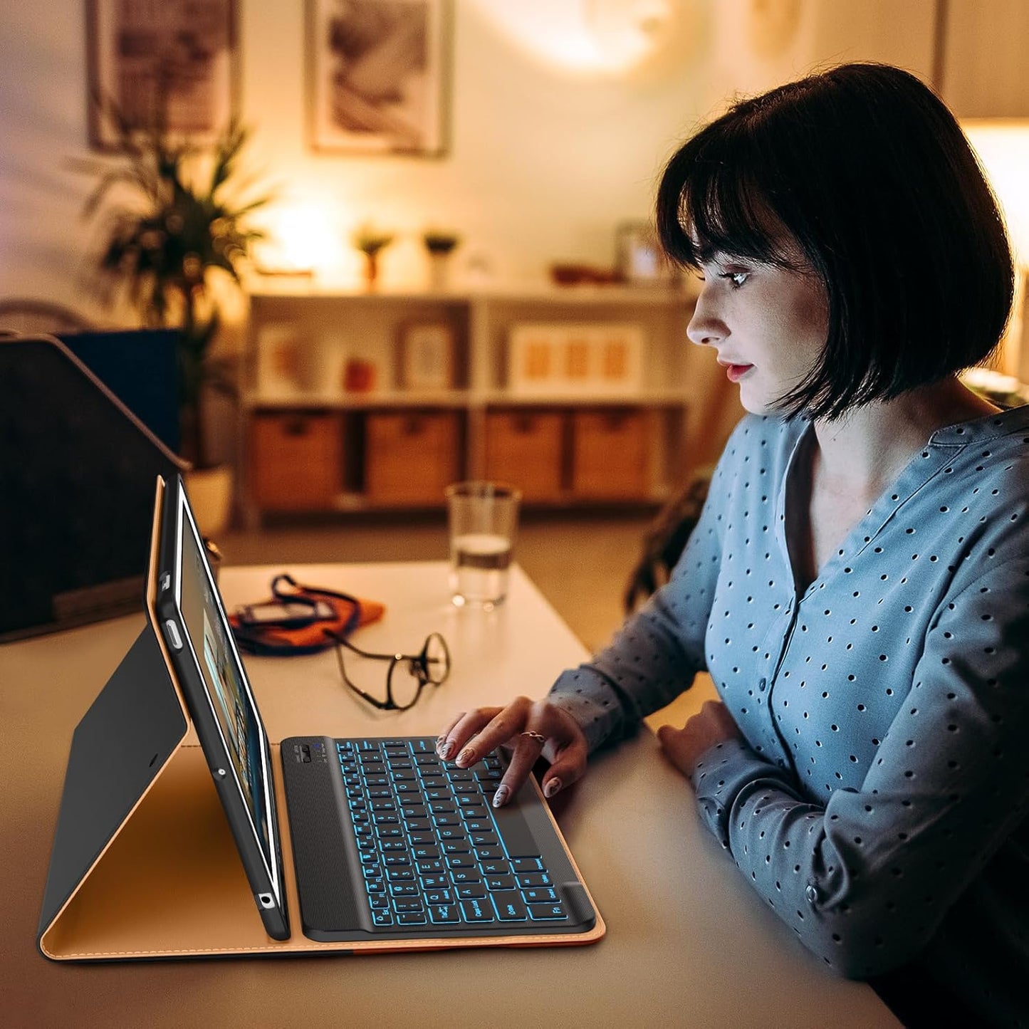 DTTO for iPad 9th/8th/7th Generation 10.2" Case 2021/2020/2019 with Keyboard, 7 Colors Backlit Wireless Detachable Keyboard Premium Leather Folio Cover with Pencil Holder & Pocket, Black Brown