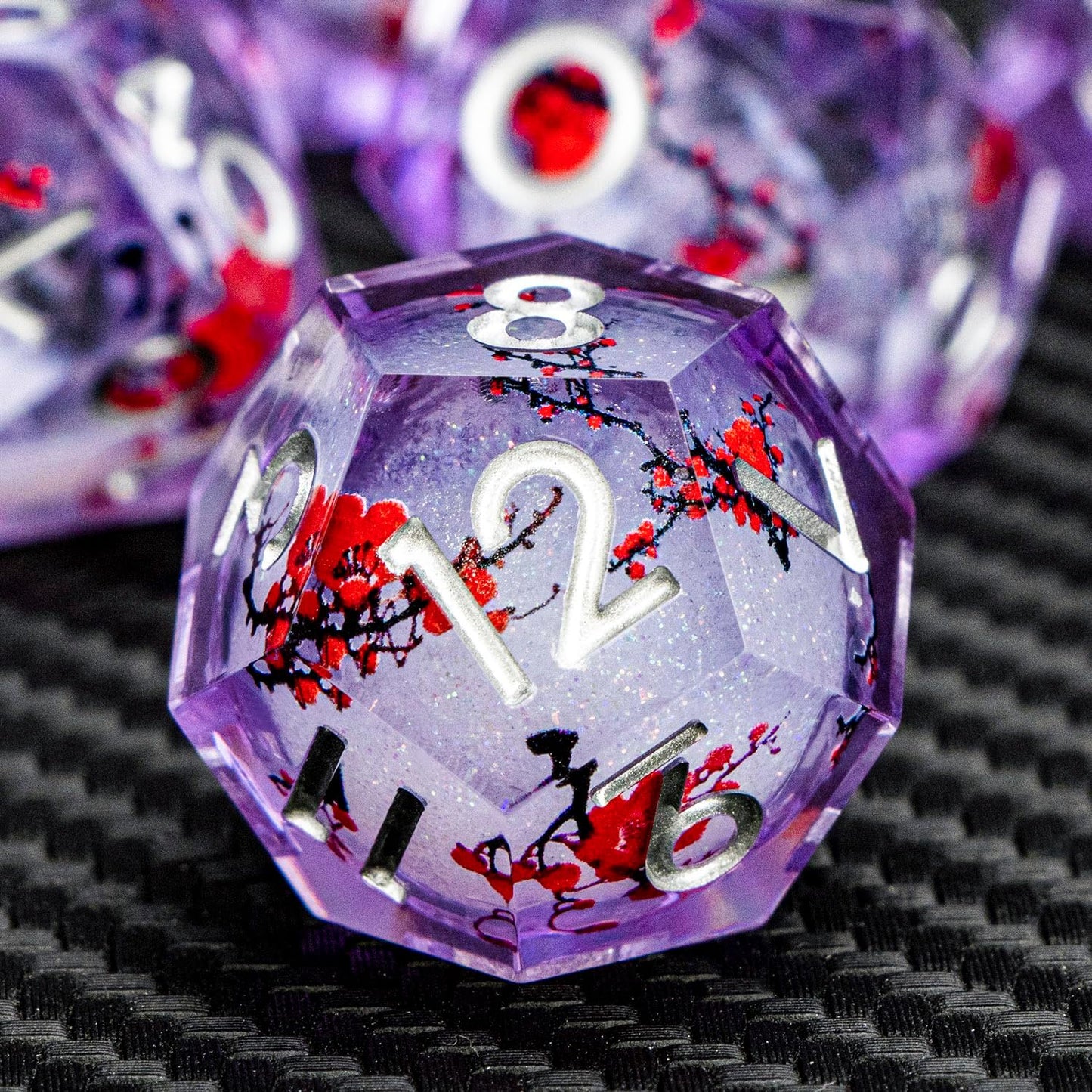 ARUOHHA DND Resin Dice Plum Blossom Liquid Core Silver Purple Sharp Edged Polyhedral Dragons Dice Set with Gift Box, Dungeons D and D Dice Compatible with D&D Role Playing Game D20 D12 D8 D6 D4