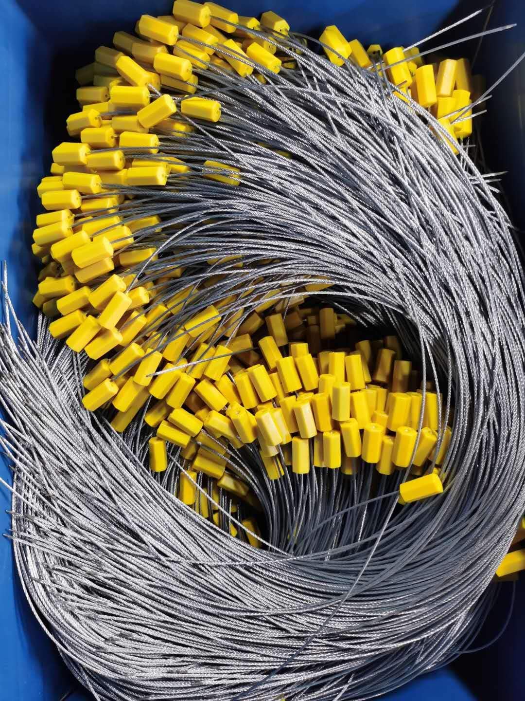 24" Steel Wire Cable Seals Tamper Resistant Security Tags Numbered Garden Marking Label Lock Strip Self-Locking Padlock Length 60 cm (Pack of 100pcs) (Yellow)