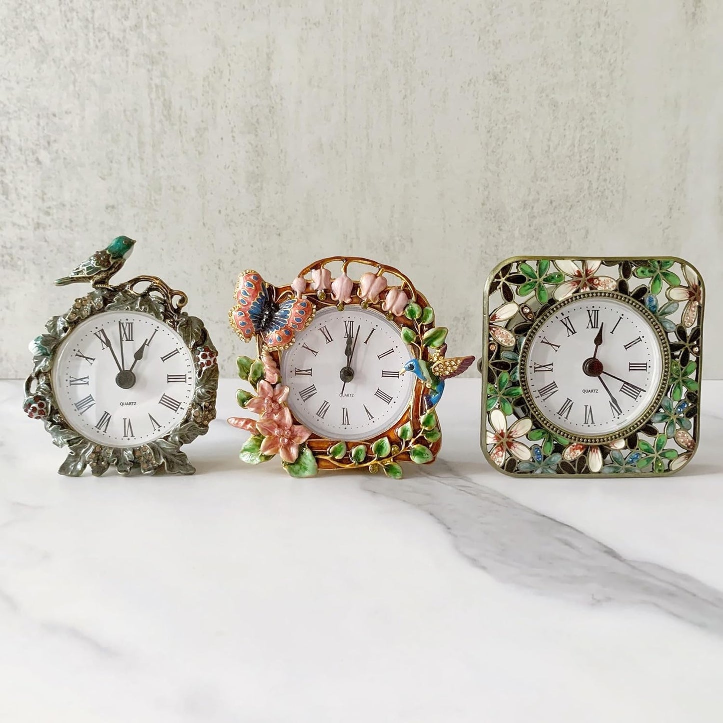 Decorative Mini Table Clock, Vintage Metal Silent Analog Quartz Battery Operated Table Top Clock for Living Room Decor Shelf